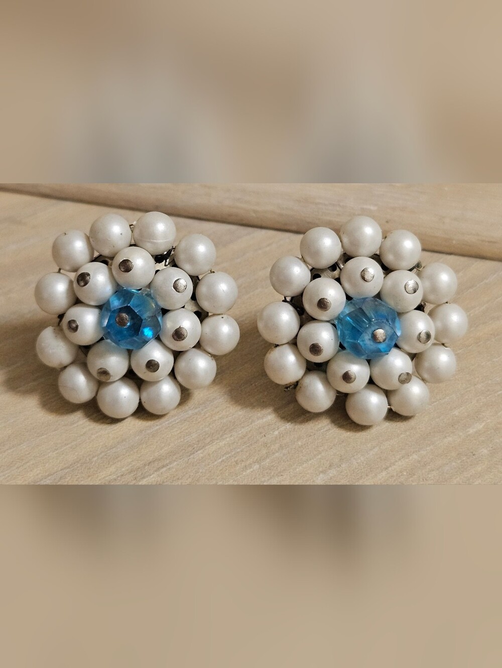 Vintage 1950s Japan Cluster Imitation Pearl Clip-On Earrings White Blue Fashion